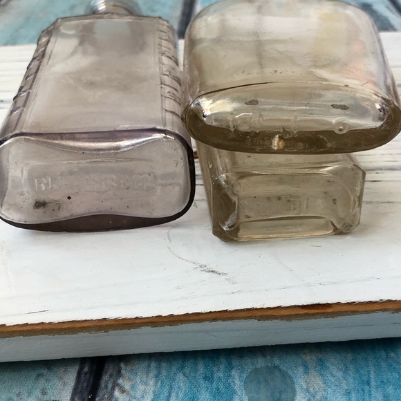 Lot of 3 vintage glass bottles - Picture 6 of 8